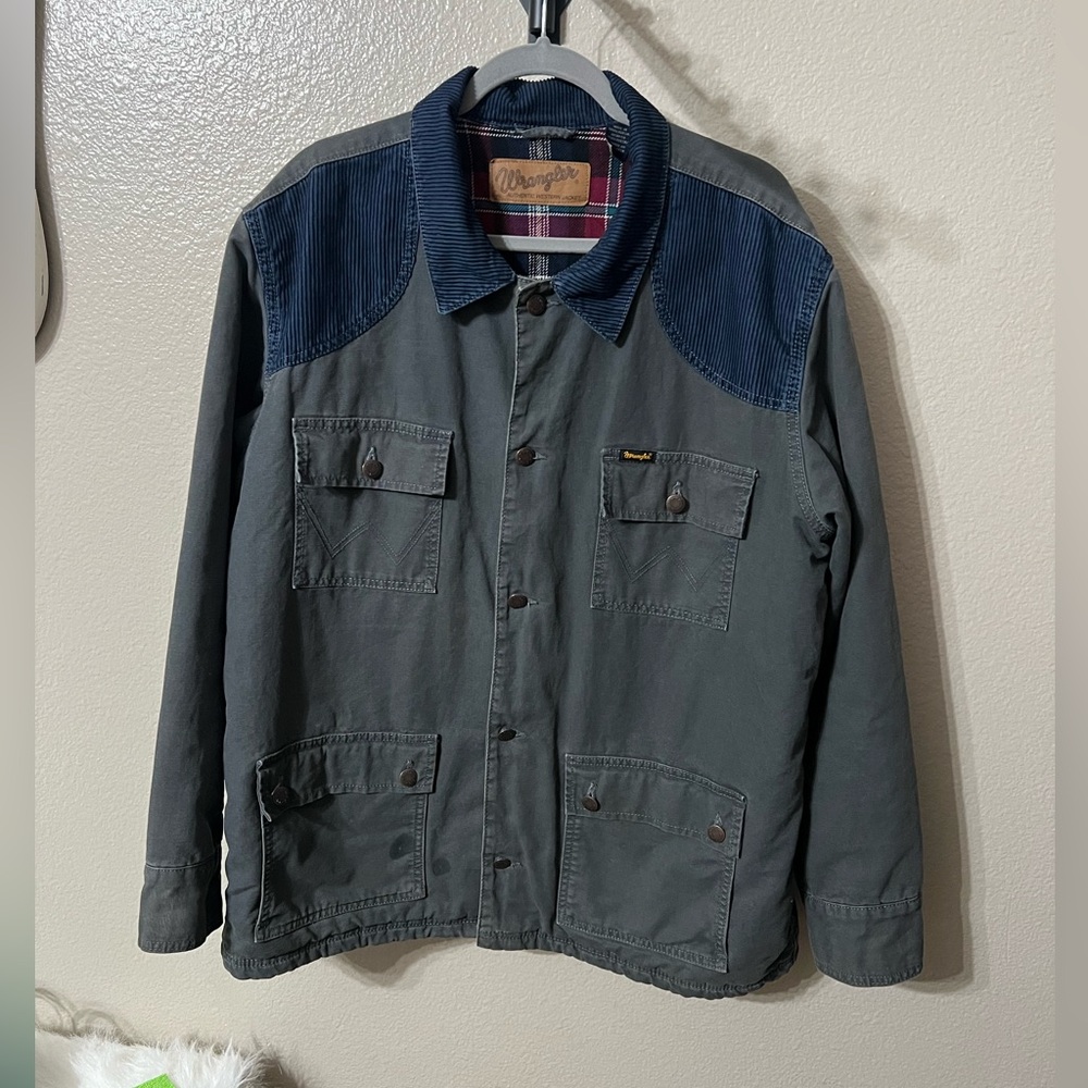 Wrangler Men’s flannel lined barn coat. Sz-LG . Good used condition